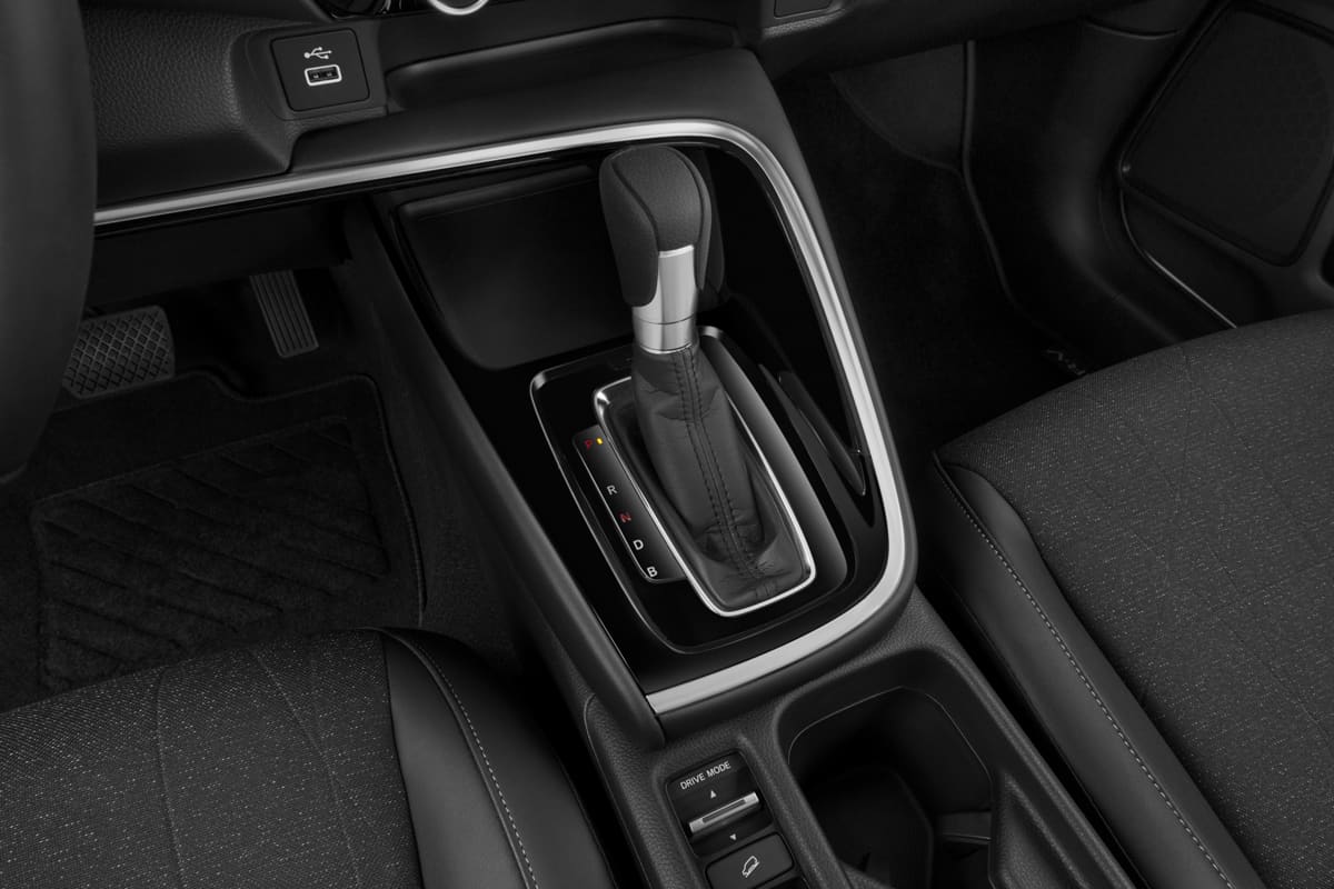 Schaltknüppel eines Honda HR-V (KI-generiert)