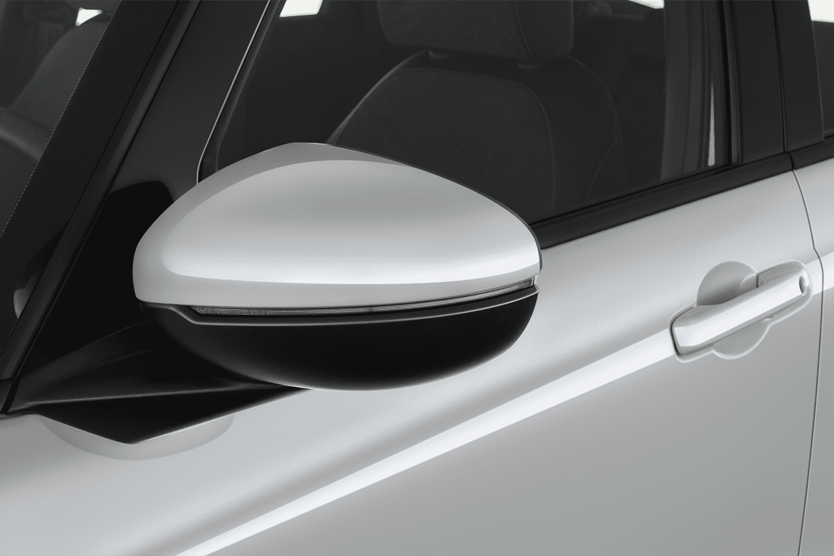 Rückspiegel eines Honda Jazz 