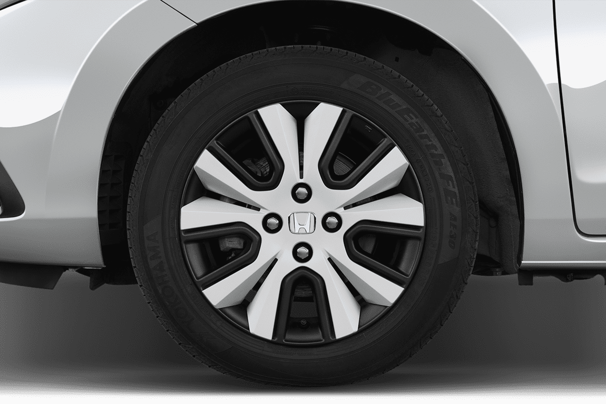 Radkappe oder Felge eines Honda Jazz 