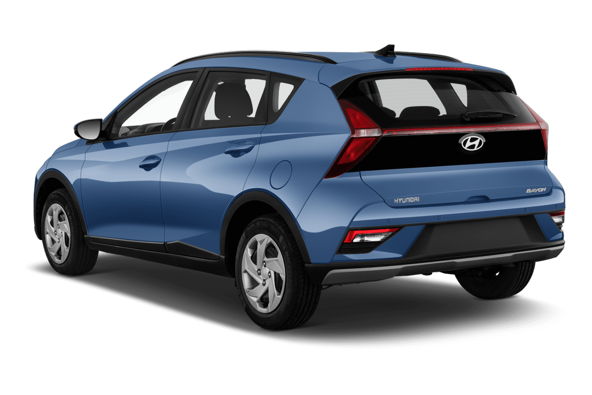 Schräge Heckansicht eines Hyundai Bayon, freigestellt