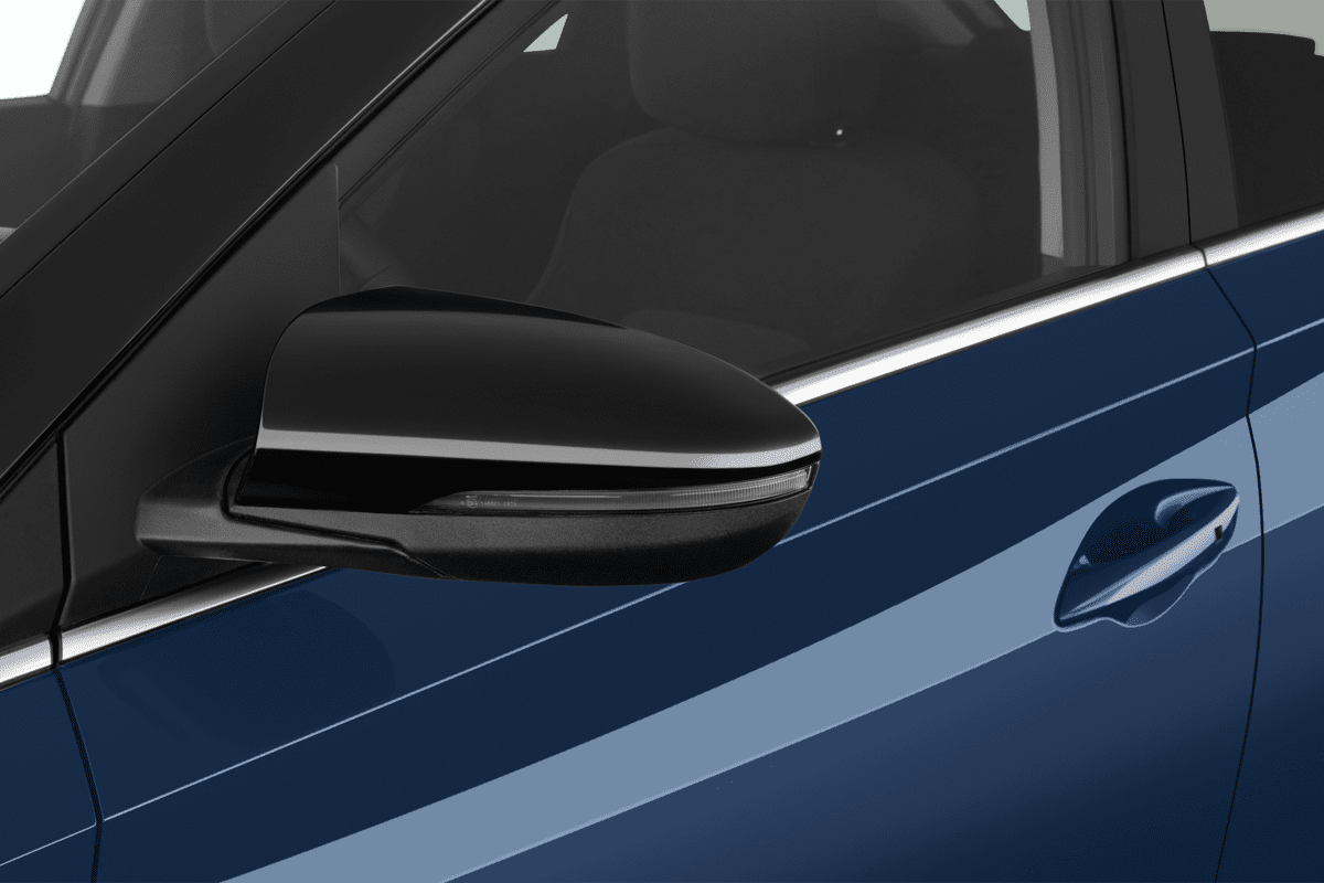 Rückspiegel eines Hyundai Bayon