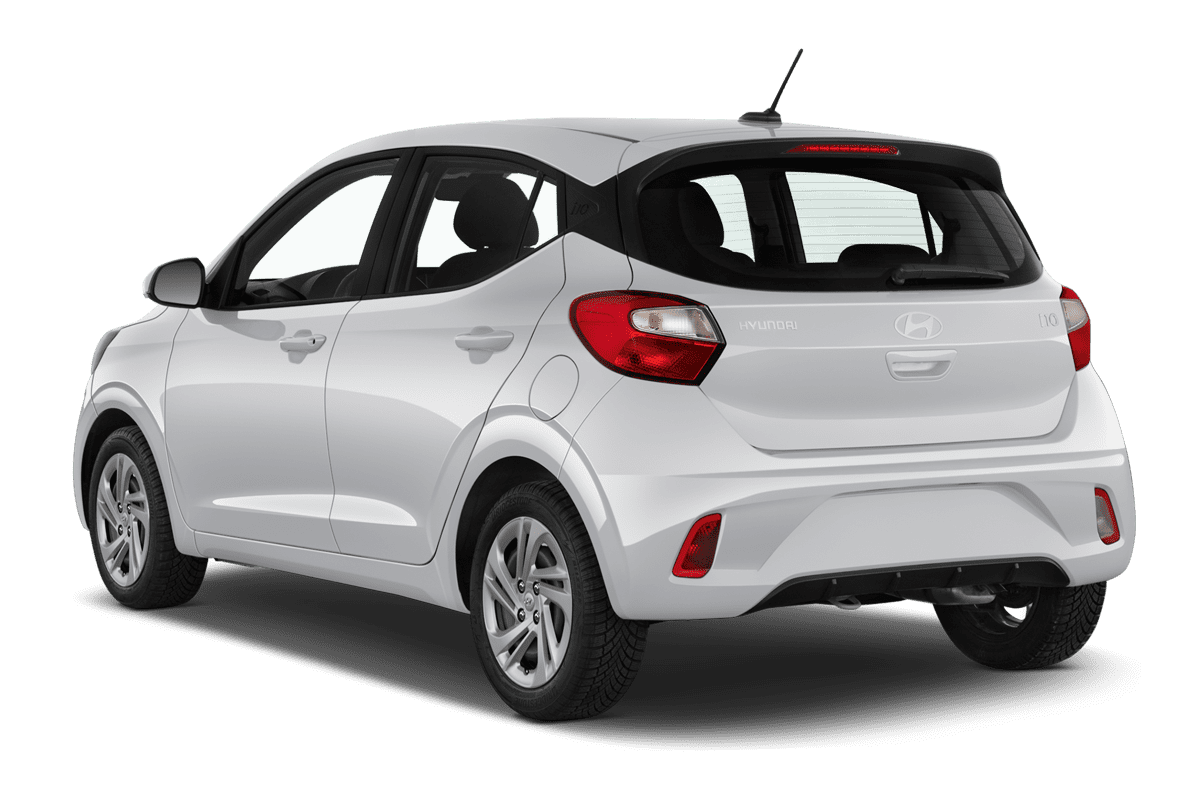 Schräge Heckansicht eines Hyundai i10, freigestellt