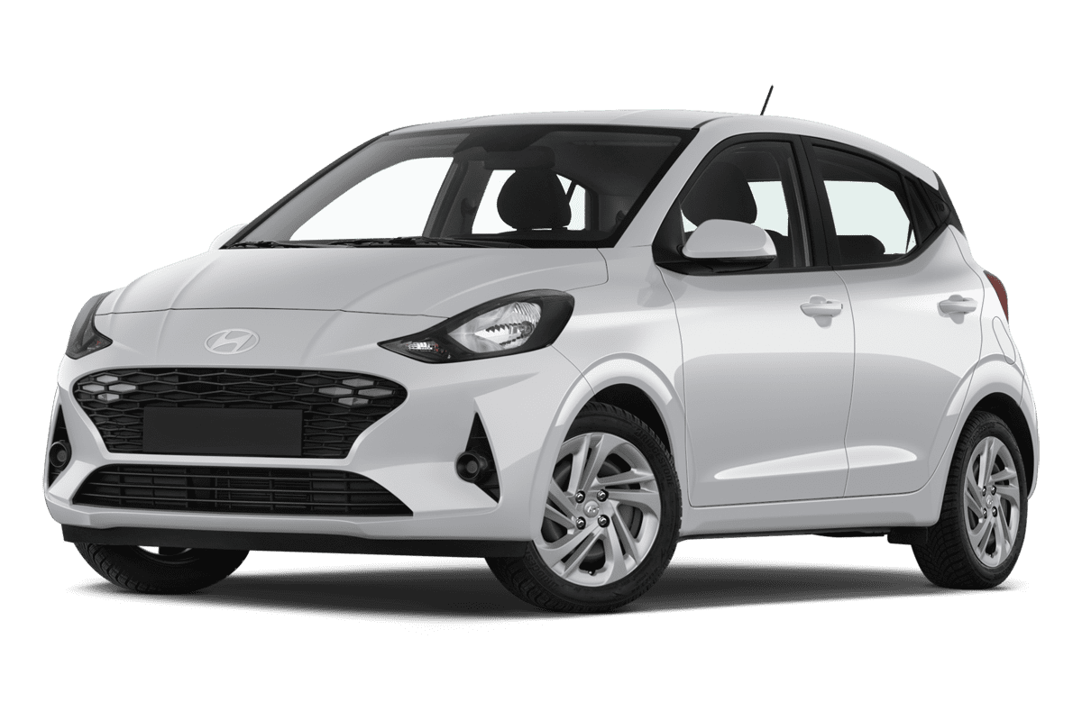 Tiefe, schräge Heckansicht eines Hyundai i10, freigestellt