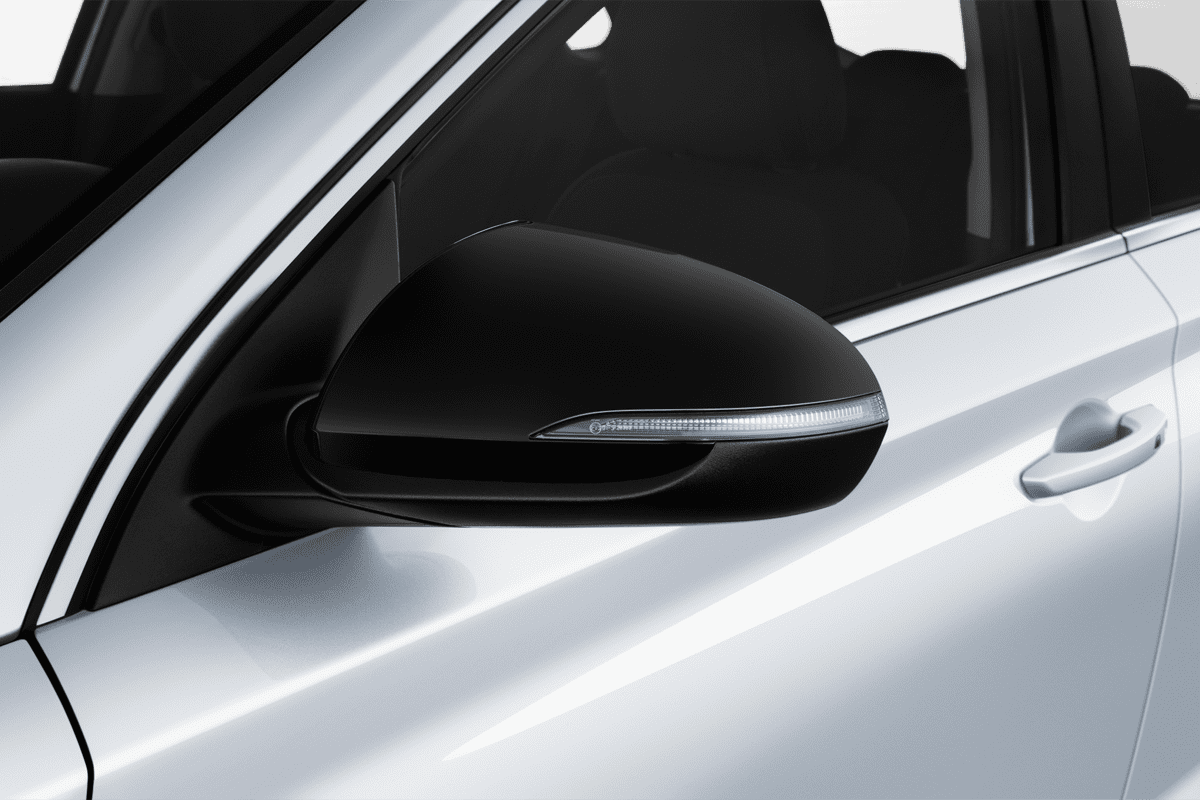 Rückspiegel eines Hyundai i30 (neues Modell)