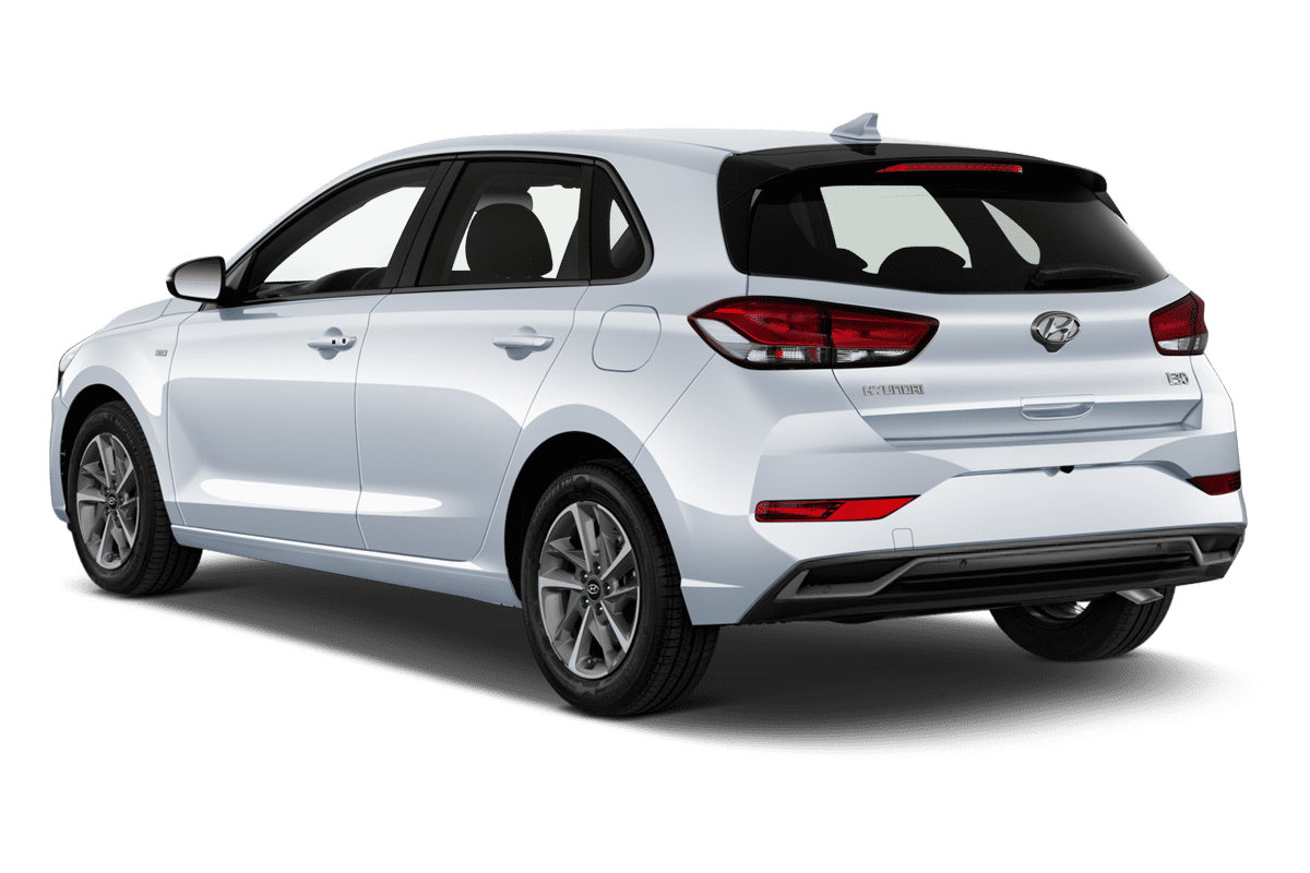 Schräge Heckansicht eines Hyundai i30, freigestellt