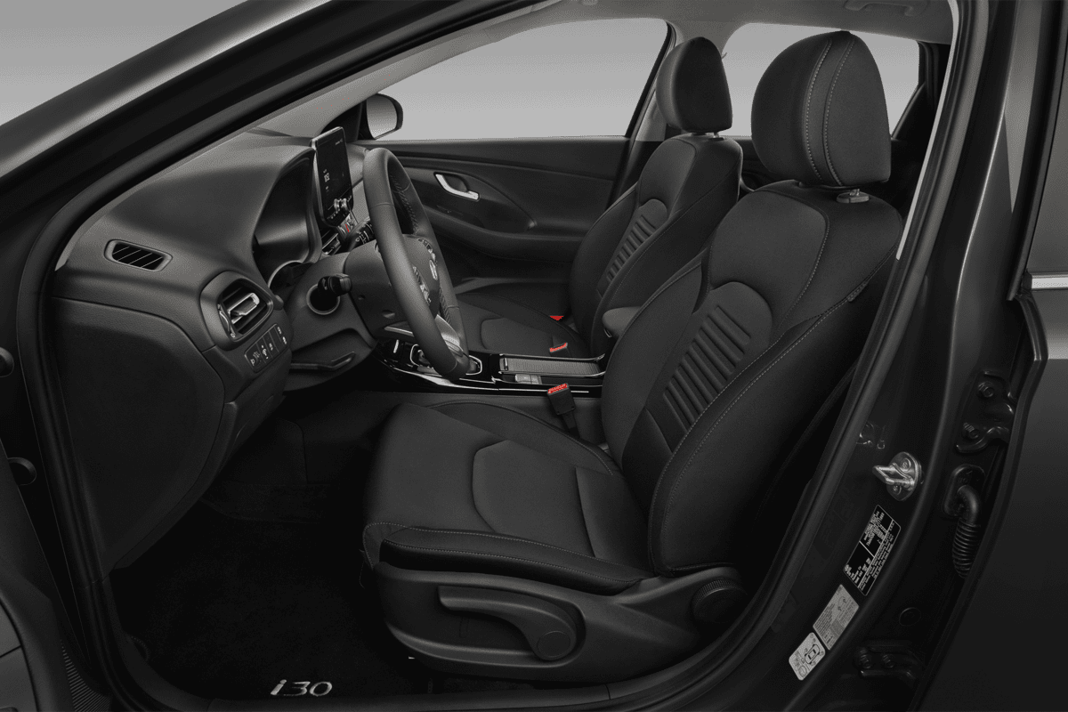 Vordersitze eines Hyundai i30 Kombi