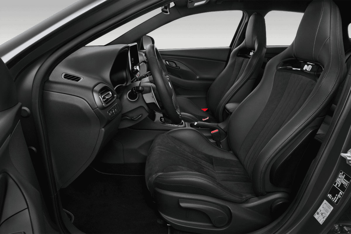 Vordersitze eines Hyundai i30 N Fastback