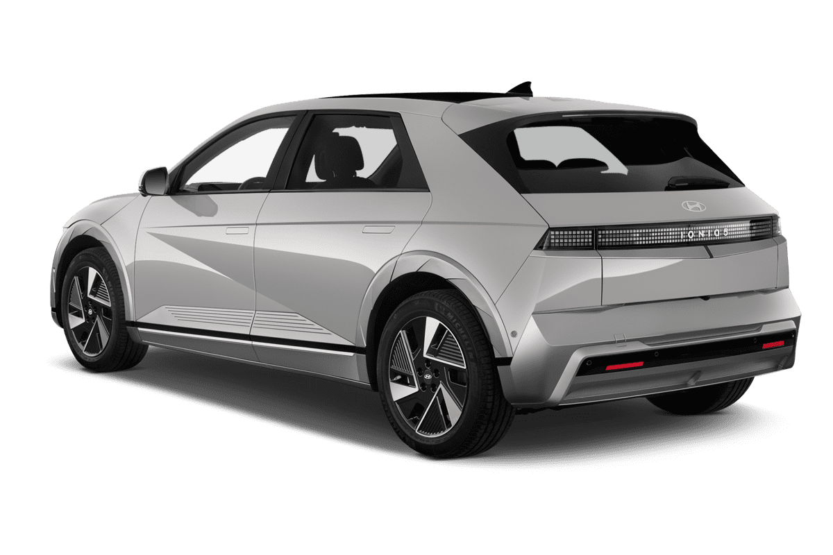 Schräge Heckansicht eines Hyundai Ioniq 5 (neues Modell), freigestellt