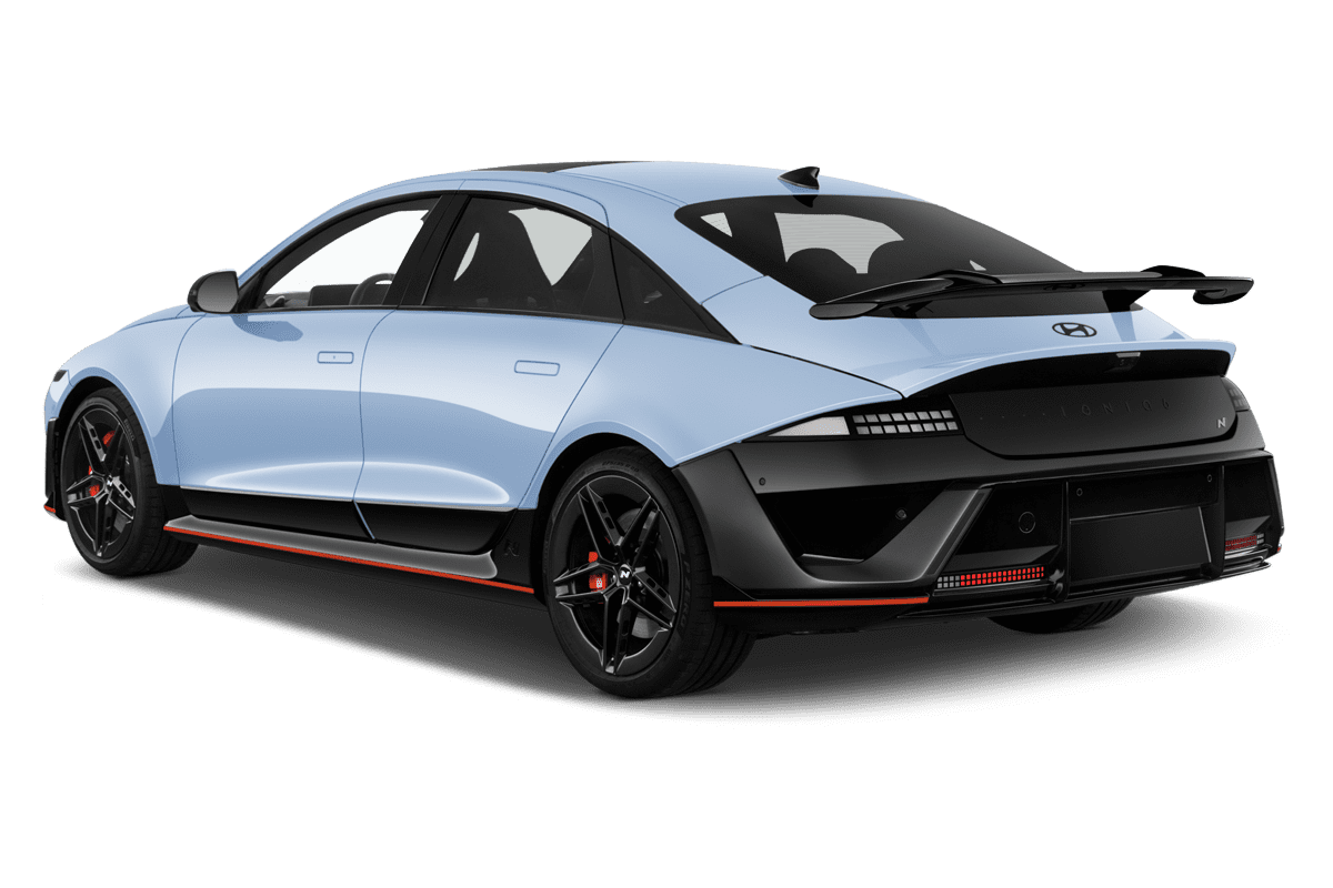 Schräge Heckansicht eines Hyundai Ioniq 6 (neues Modell), freigestellt