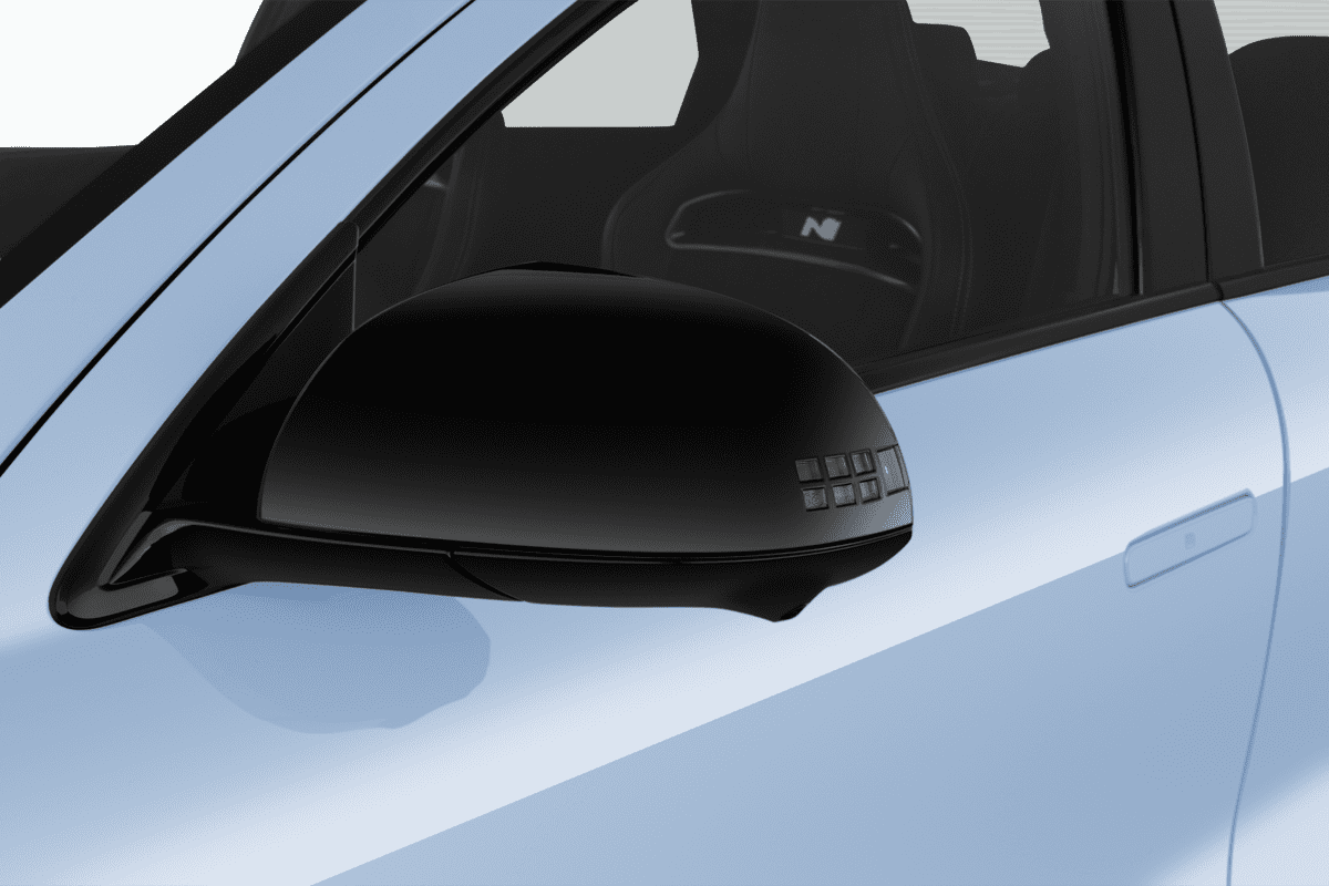 Rückspiegel eines Hyundai Ioniq 6 (neues Modell)