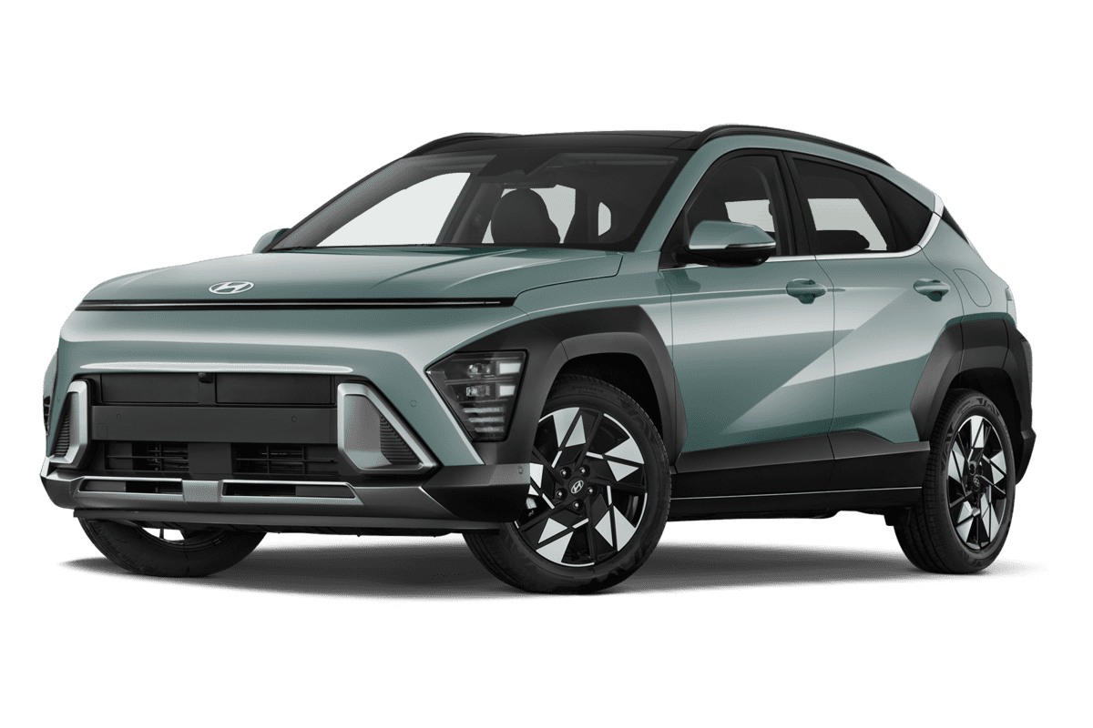 Tiefe, schräge Heckansicht eines Hyundai Kona, freigestellt
