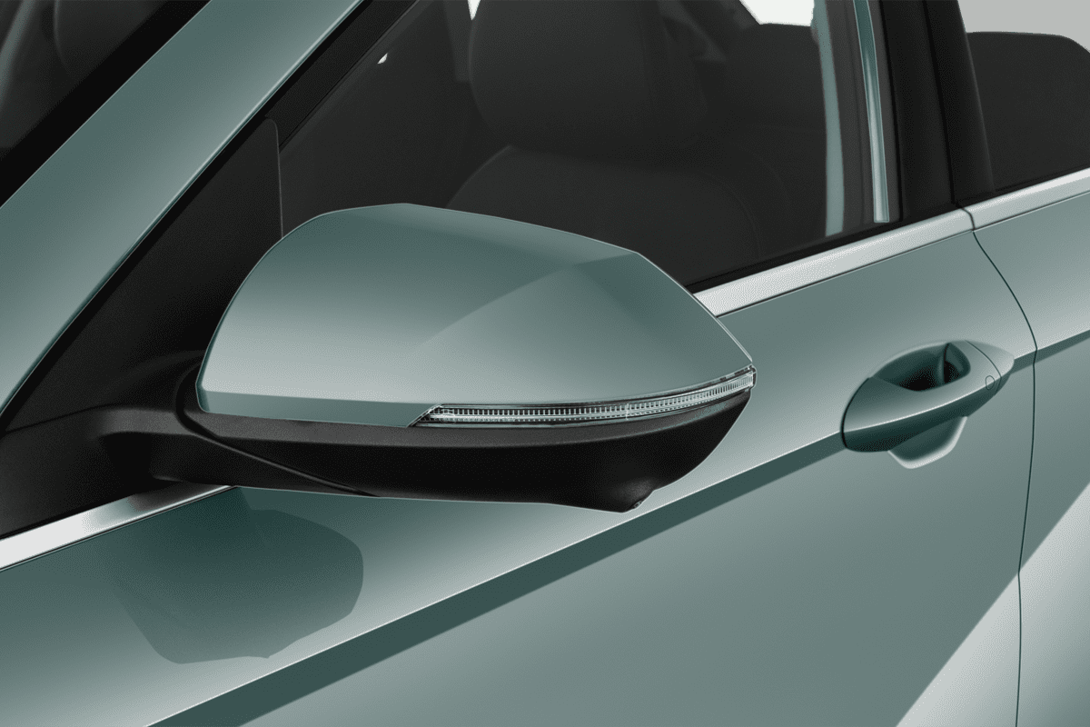 Rückspiegel eines Hyundai Kona