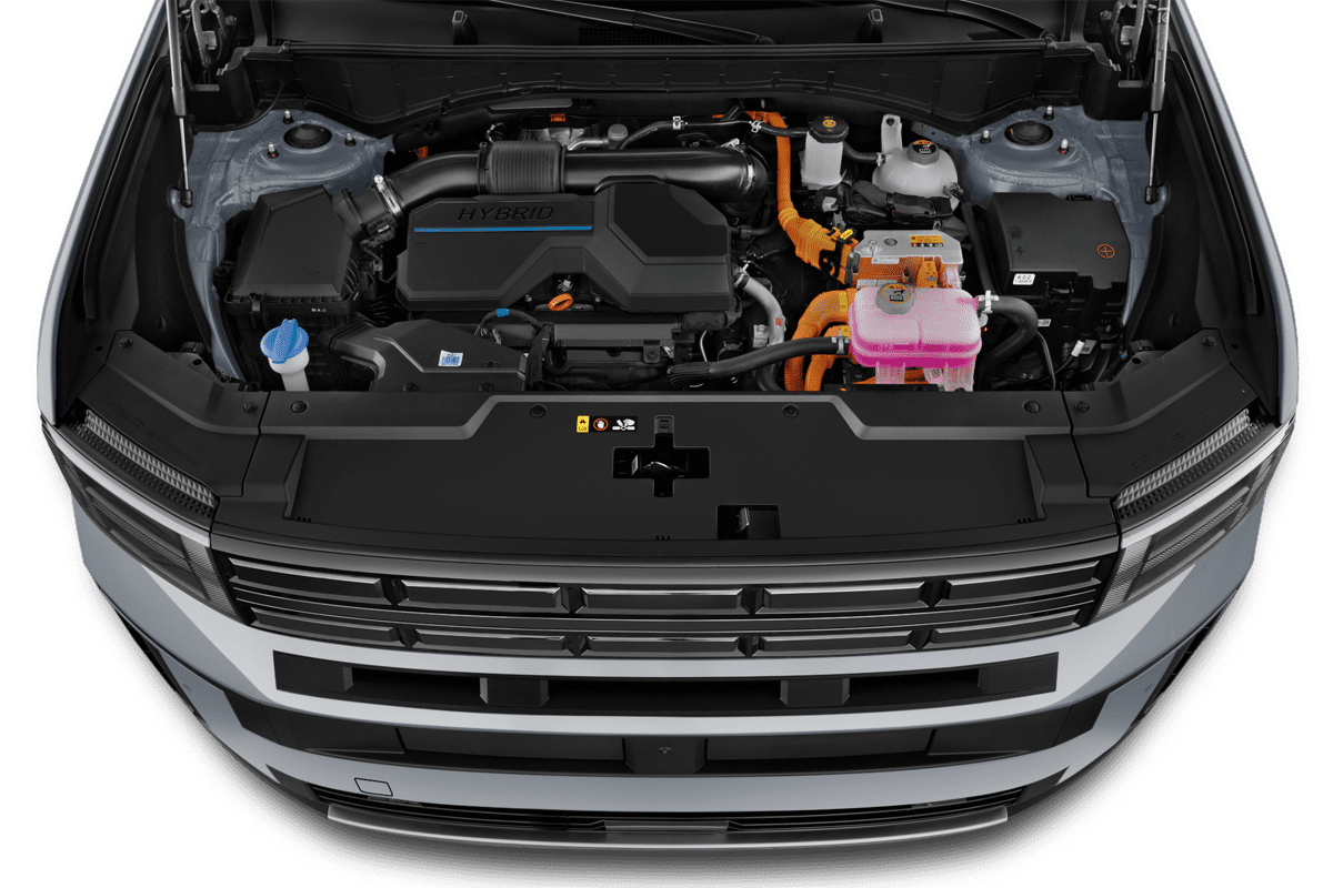 Motorraum eines Hyundai Santa Fe Hybrid