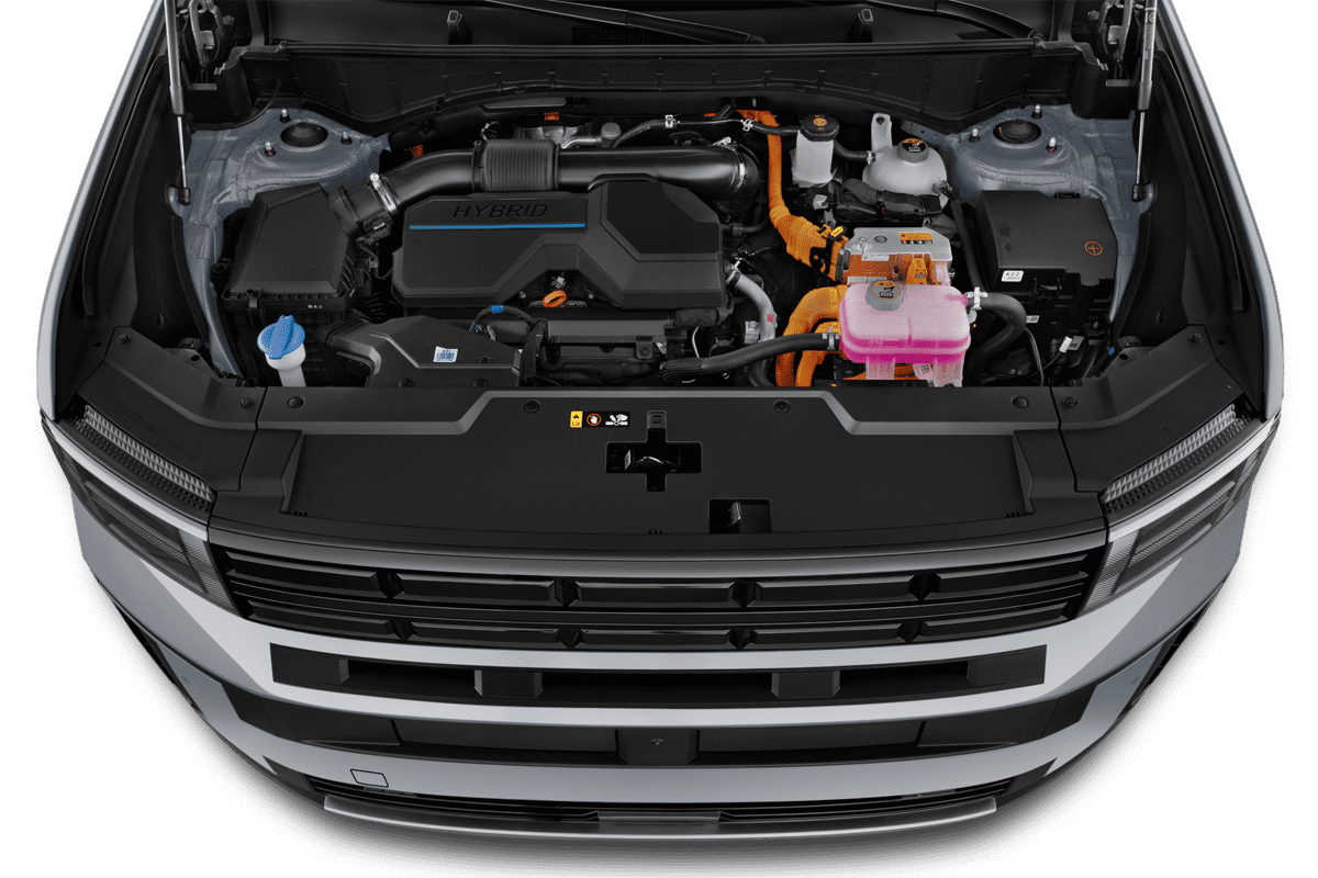 Motorraum eines Hyundai Santa Fe Hybrid
