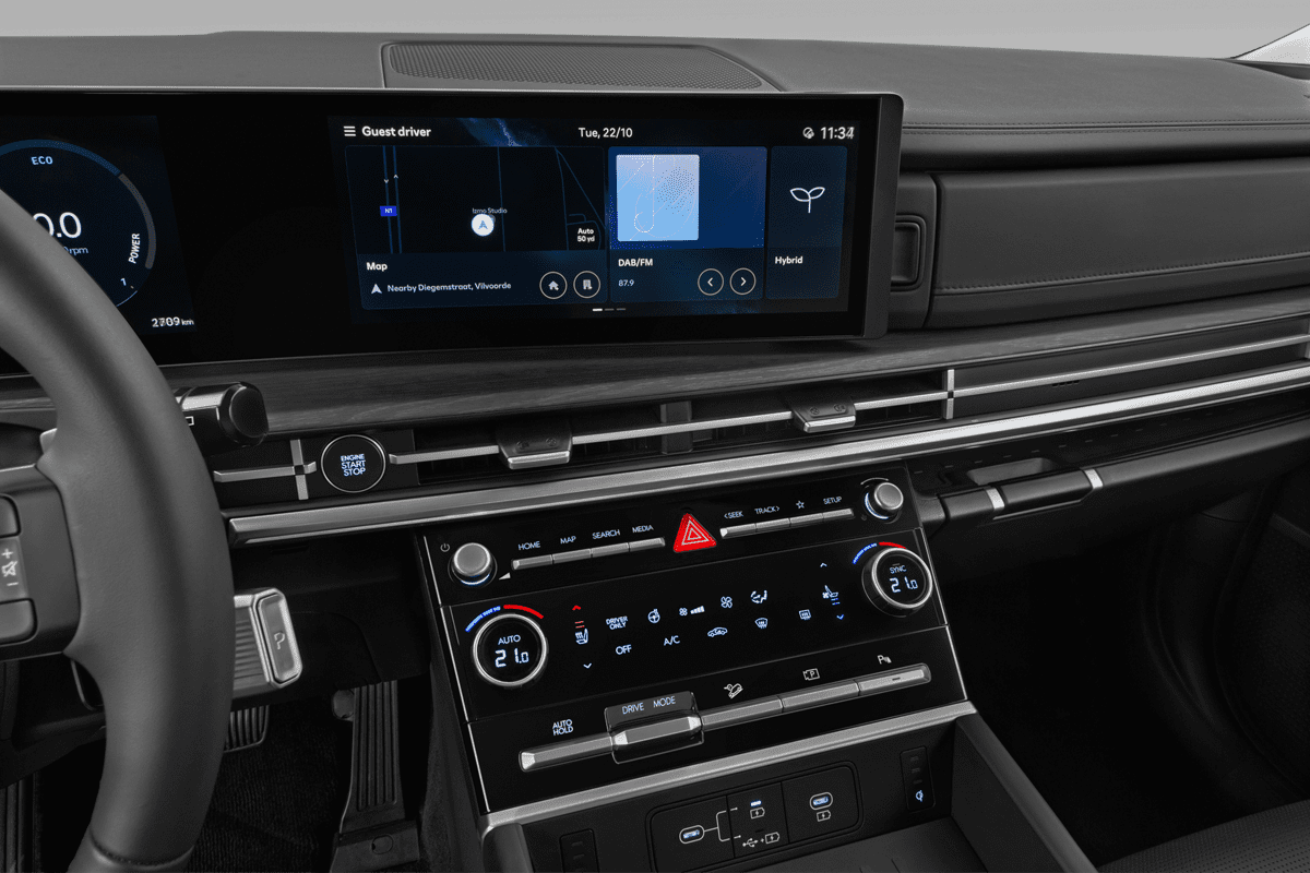 Mittelkonsole eines Hyundai Santa Fe Hybrid