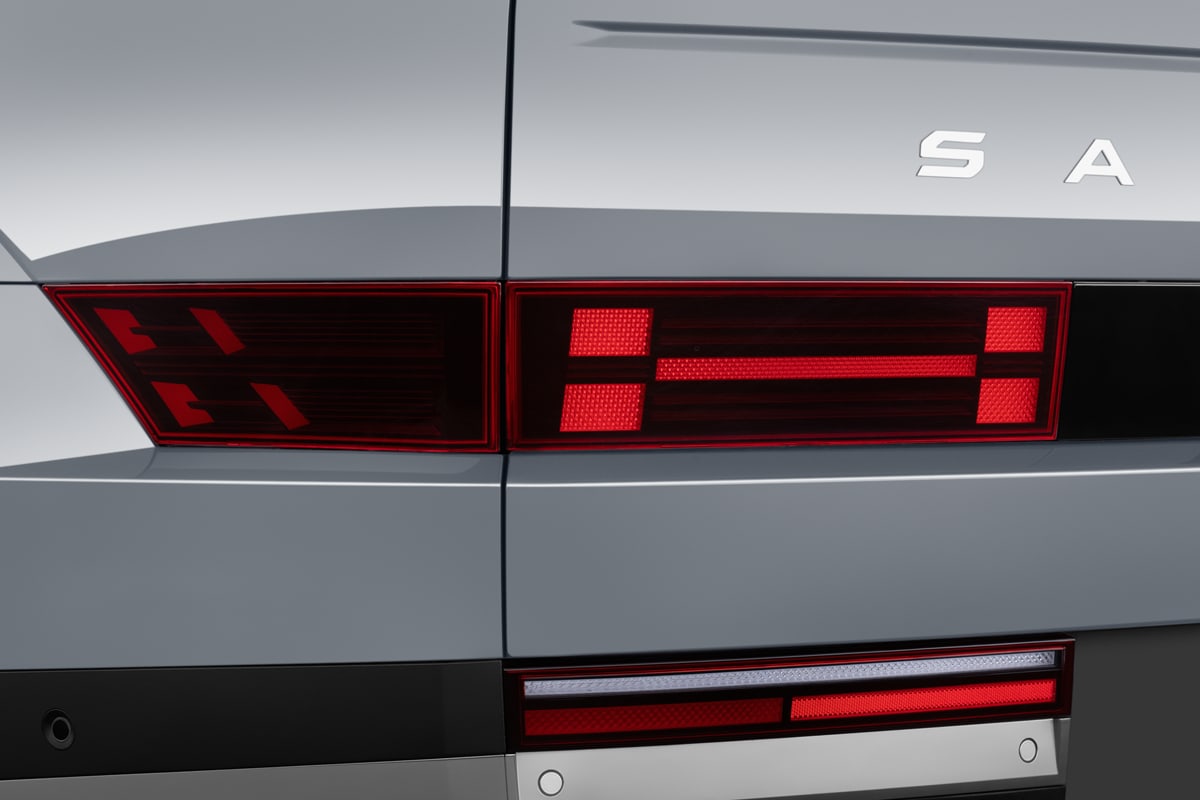 Heckleuchten eines Hyundai Santa Fe Hybrid