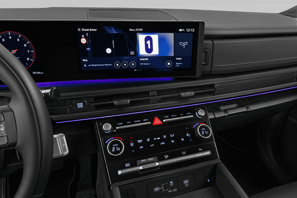 Mittelkonsole eines Hyundai Santa Fe Plug-in-Hybrid