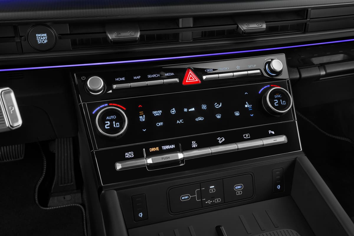 Klimasteuerung eines Hyundai Santa Fe Plug-in-Hybrid