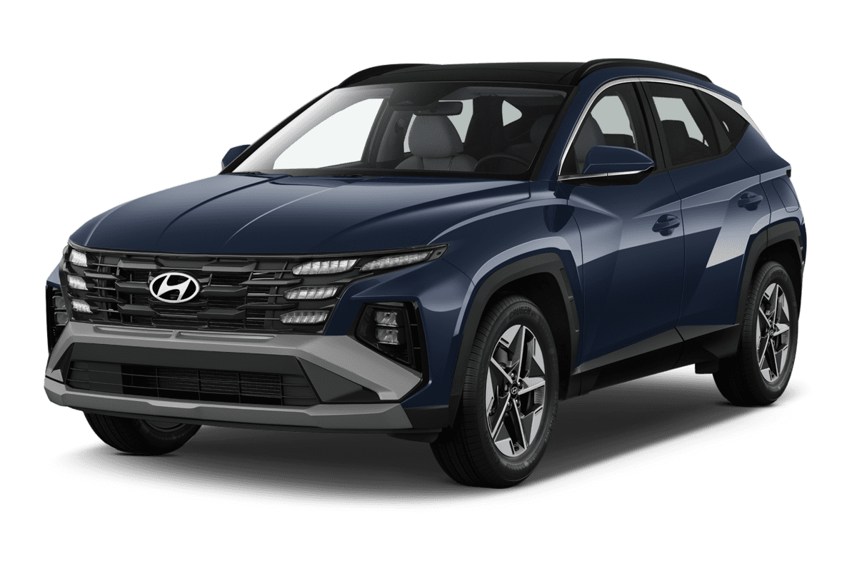 Schräge Frontansicht eines Hyundai Tucson Hybrid (neues Modell), freigestellt