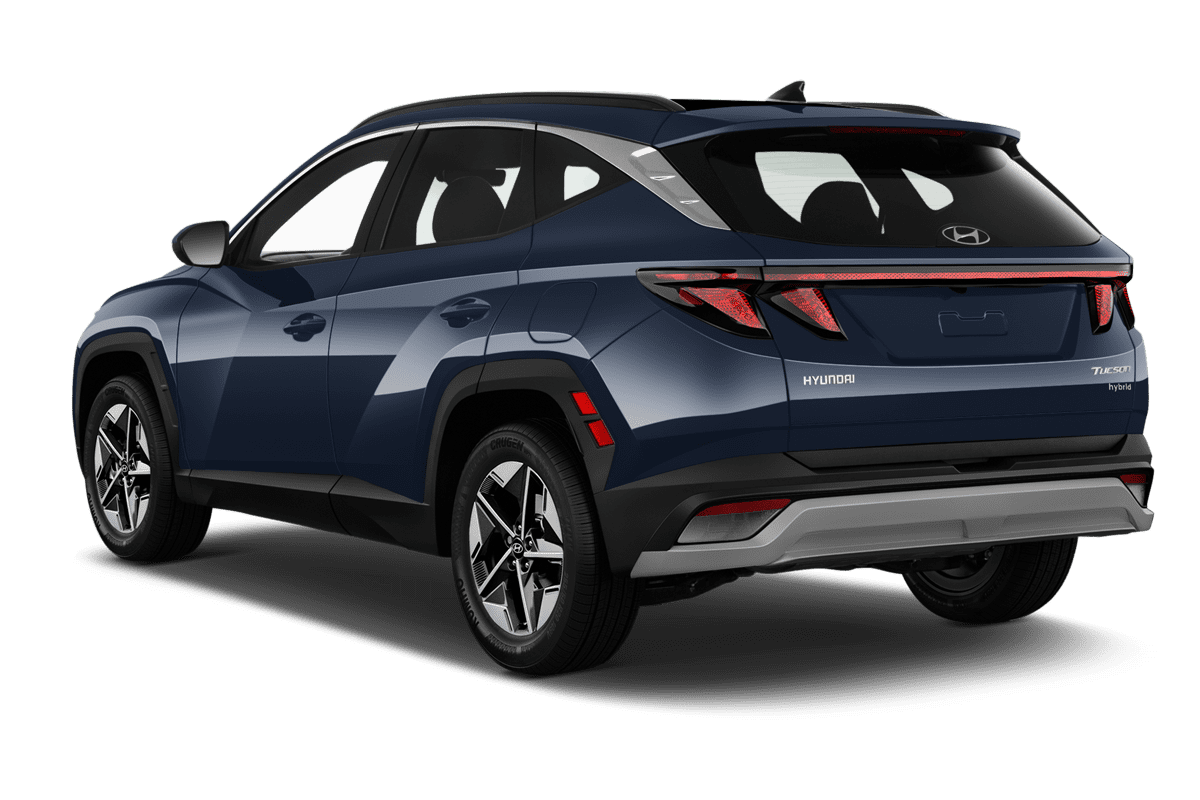 Schräge Heckansicht eines Hyundai Tucson Hybrid (neues Modell), freigestellt
