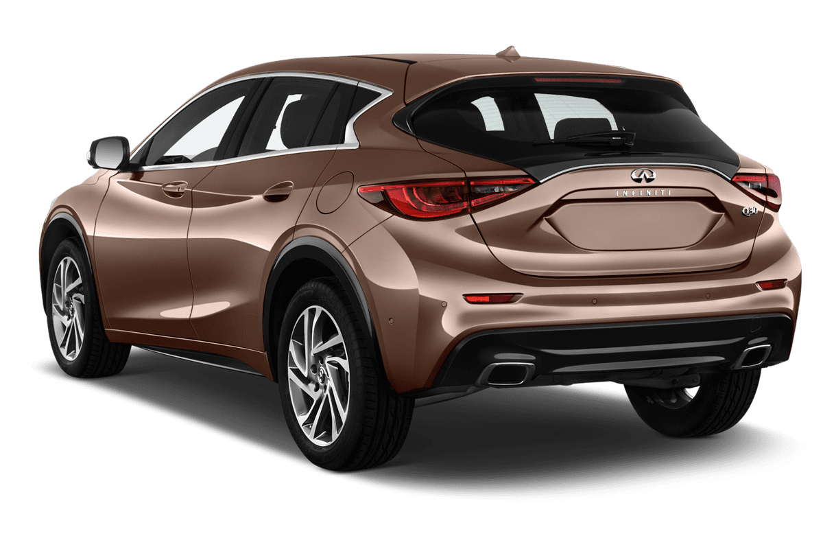 Schräge Heckansicht eines Infiniti Q30, freigestellt