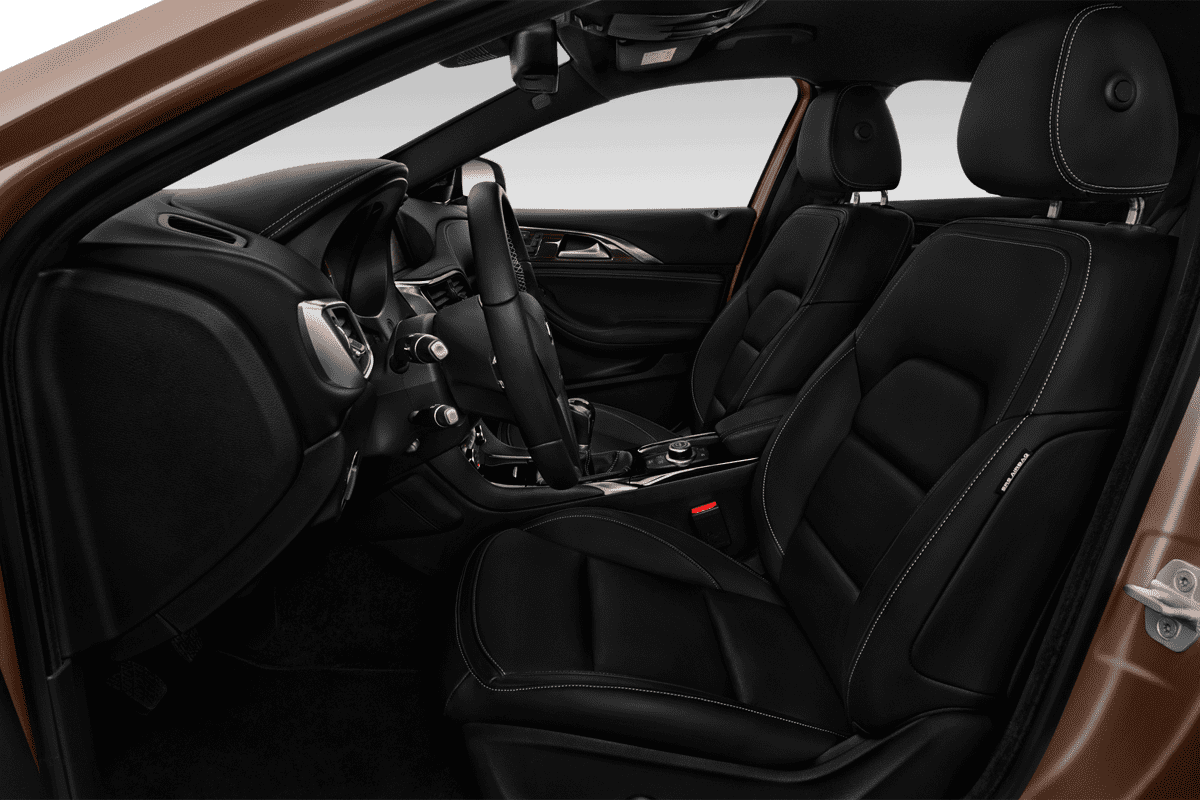 Vordersitze eines Infiniti Q30