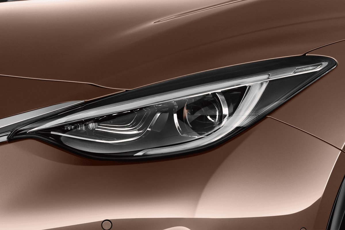 Frontscheinwerfer eines Infiniti Q30
