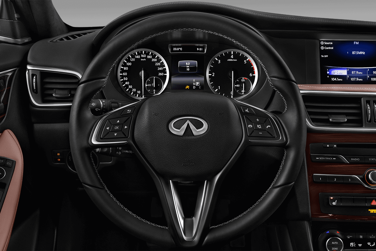 Lenkrad eines Infiniti QX30