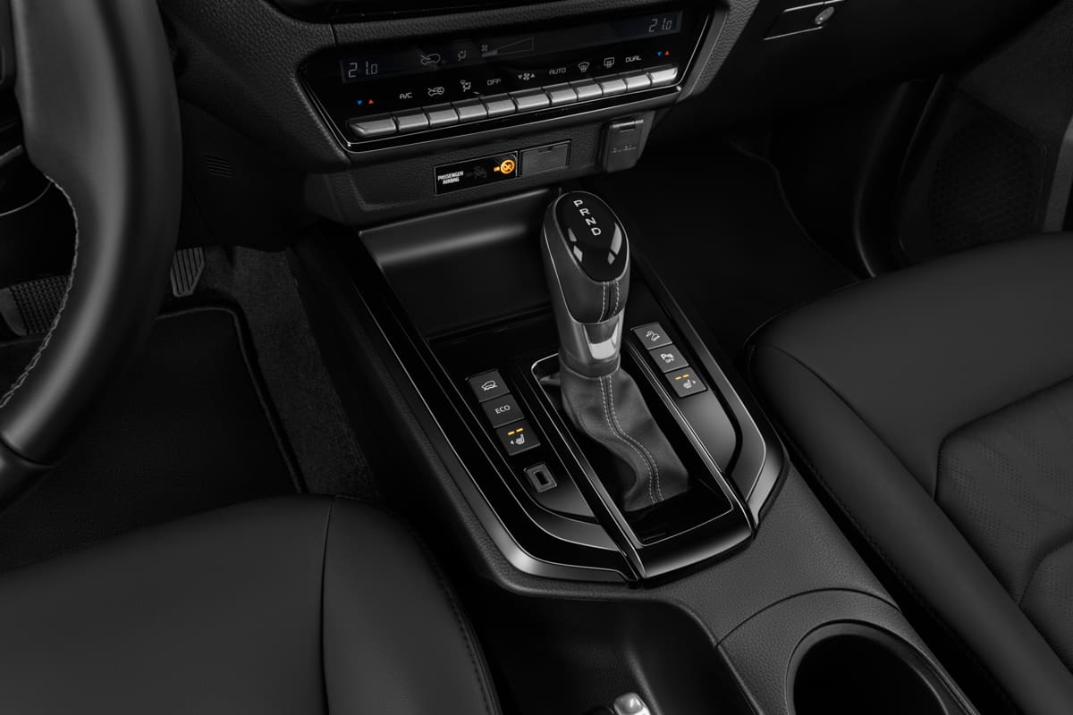 Schaltknüppel eines Isuzu D-MAX Doppelkabine Pritschenwagen