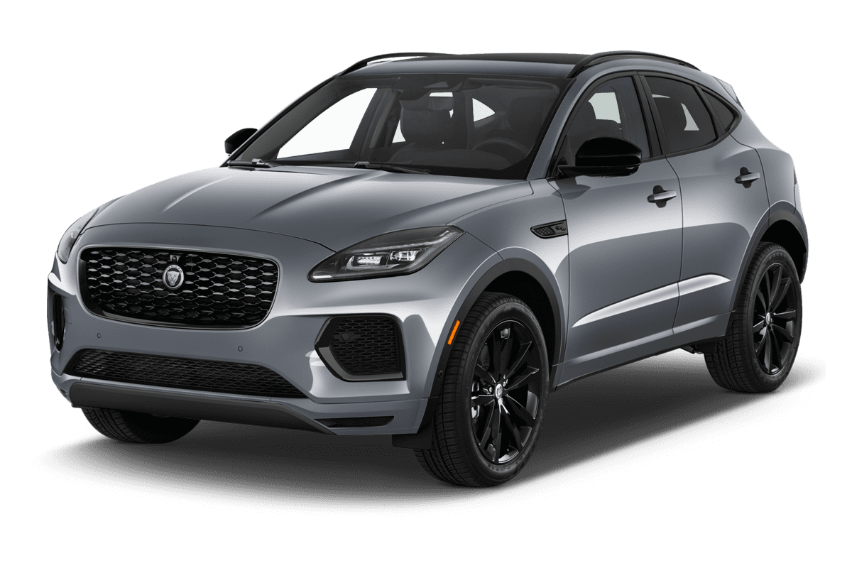 Schräge Frontansicht eines Jaguar E-Pace Plug-in-Hybrid , freigestellt