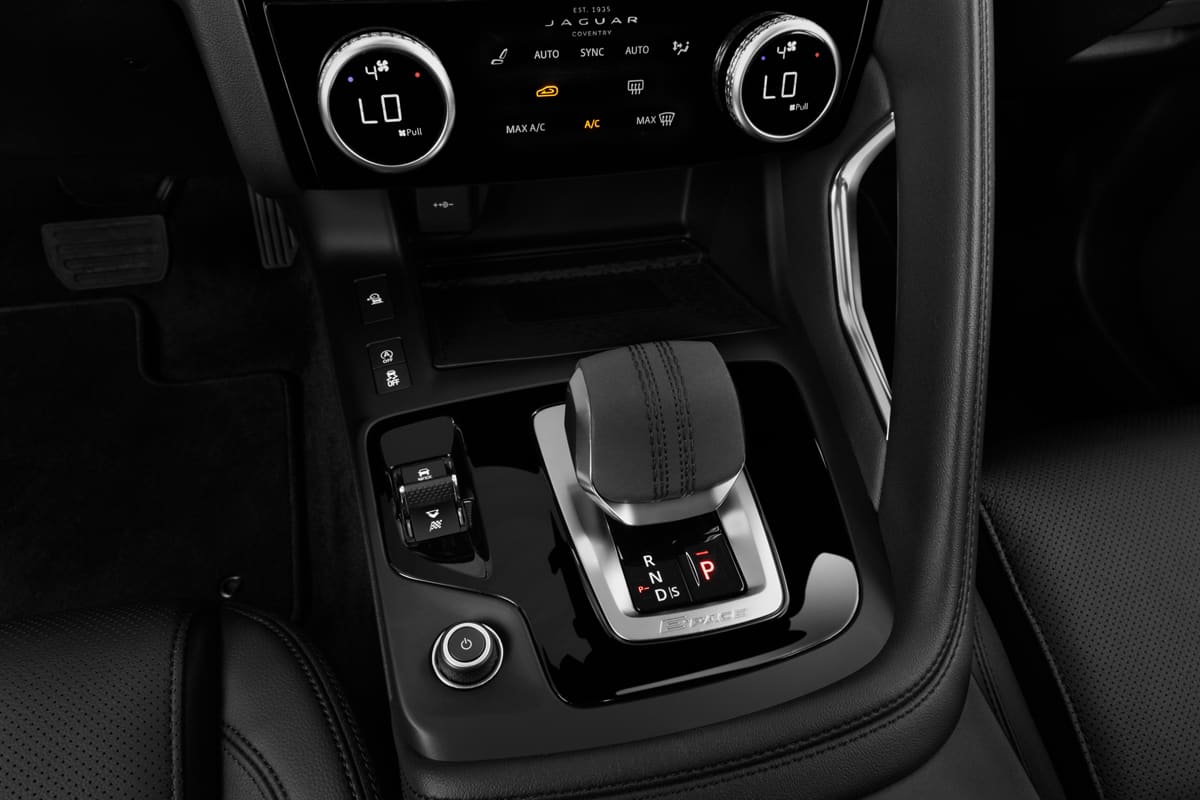 Schaltknüppel eines Jaguar E-Pace Plug-in-Hybrid 