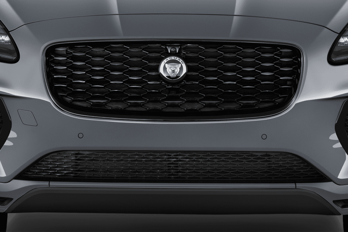 Kühlergrill eines Jaguar E-Pace Plug-in-Hybrid 