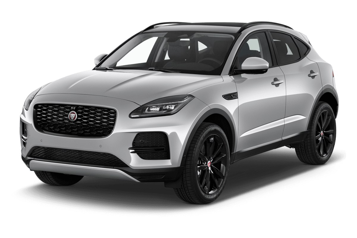 Schräge Frontansicht eines Jaguar E-Pace, freigestellt