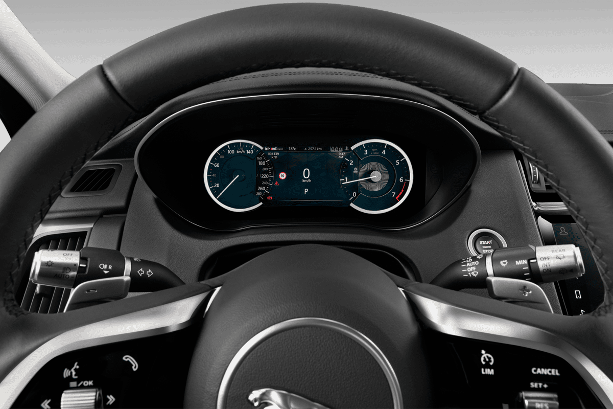 Kombiinstrument eines Jaguar E-Pace