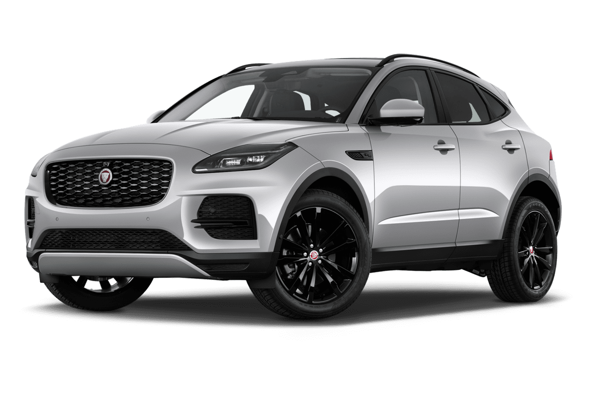Tiefe, schräge Heckansicht eines Jaguar E-Pace, freigestellt