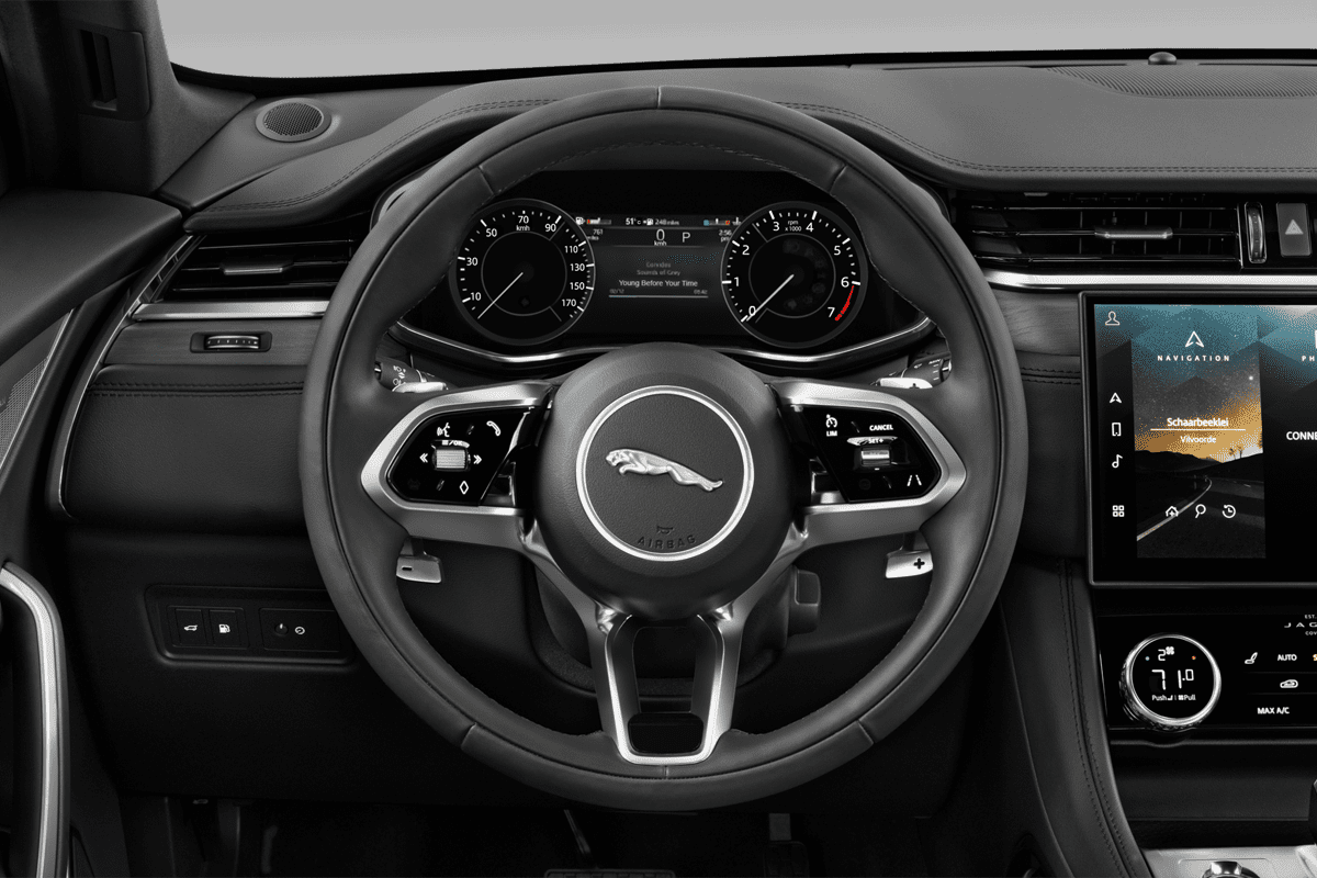 Lenkrad eines Jaguar F-Pace