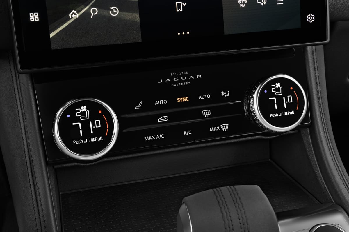 Klimasteuerung eines Jaguar F-Pace