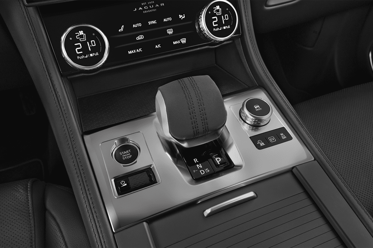 Schaltknüppel eines Jaguar F-Pace Plug-in-Hybrid
