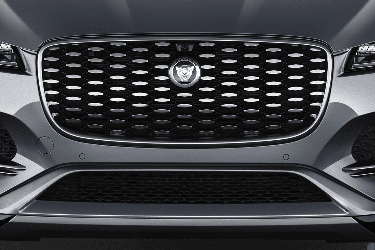 Kühlergrill eines Jaguar F-Pace Plug-in-Hybrid