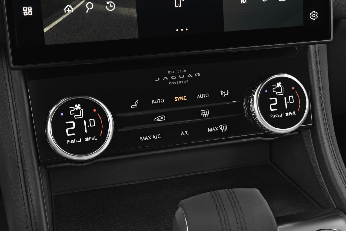 Klimasteuerung eines Jaguar F-Pace Plug-in-Hybrid