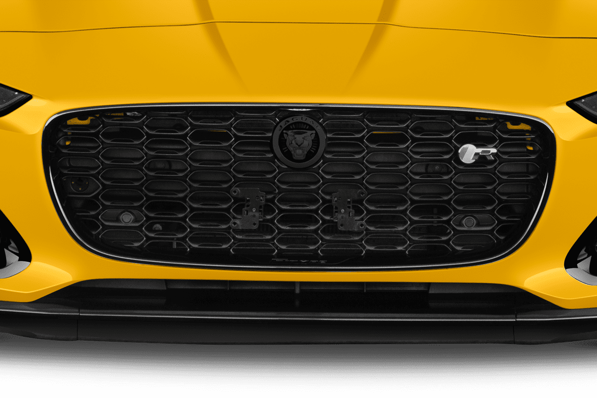 Kühlergrill eines Jaguar F-Type Coupé
