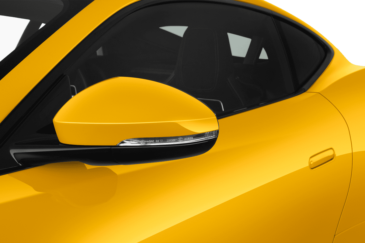 Rückspiegel eines Jaguar F-Type Coupé