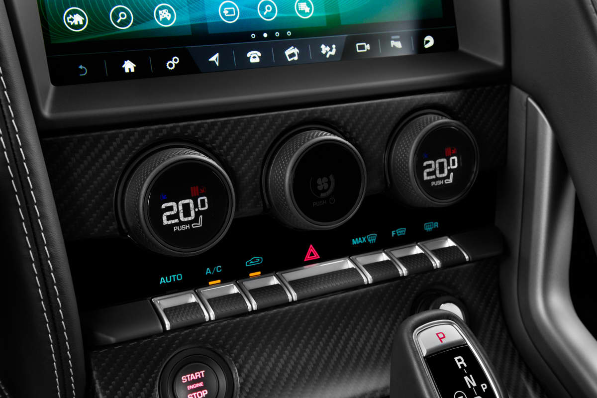 Klimasteuerung eines Jaguar F-Type Coupé