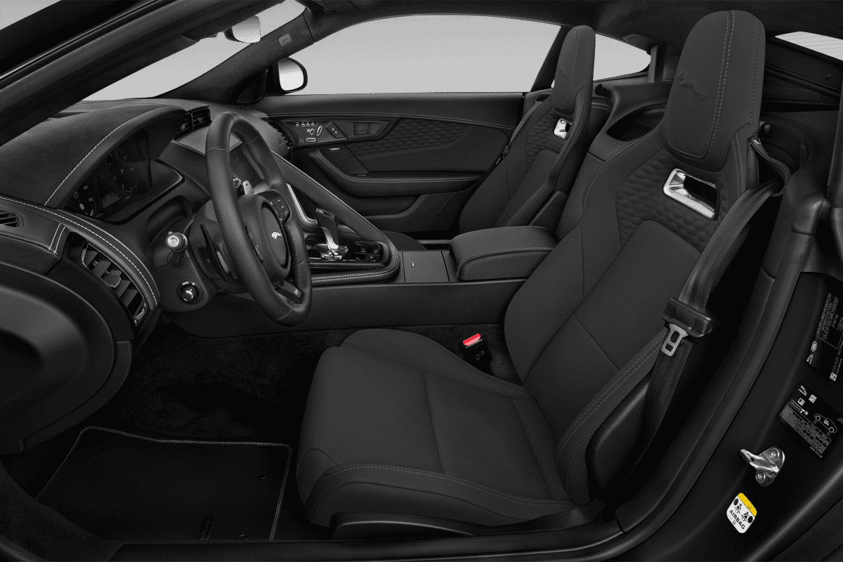 Vordersitze eines Jaguar F-Type Coupé