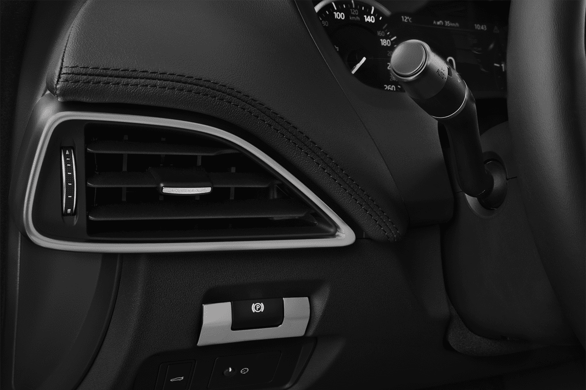 Jaguar XE undefined