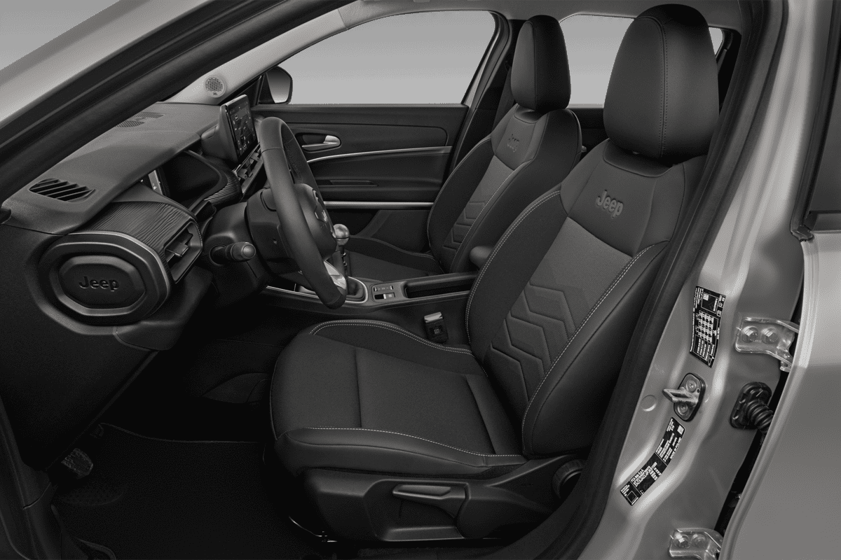 Vordersitze eines Jeep Avenger