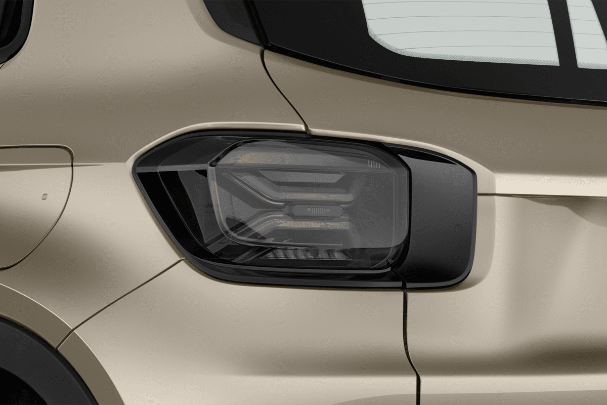 Heckleuchten eines Jeep Avenger Elektro