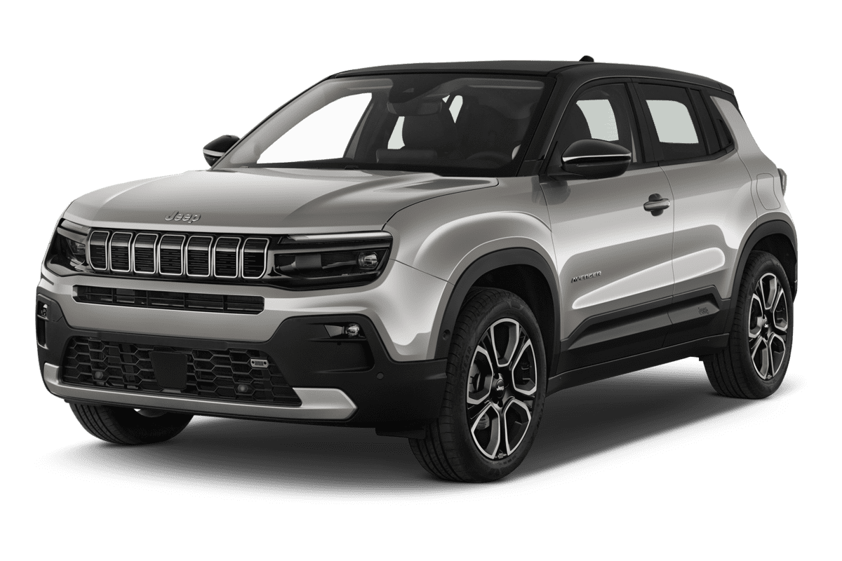 Schräge Frontansicht eines Jeep Avenger Elektro, freigestellt