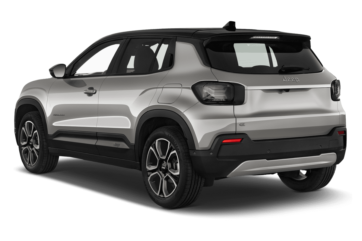 Schräge Heckansicht eines Jeep Avenger Elektro, freigestellt