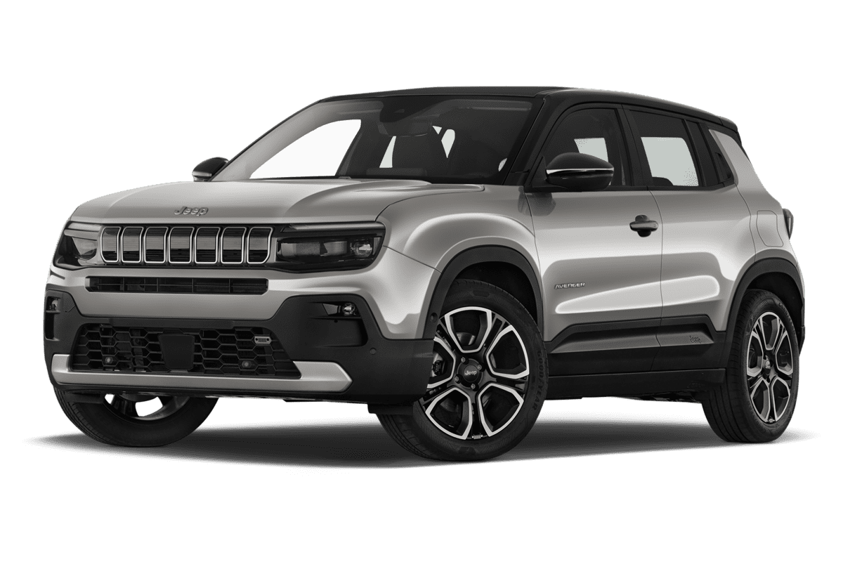 Tiefe, schräge Heckansicht eines Jeep Avenger Elektro, freigestellt